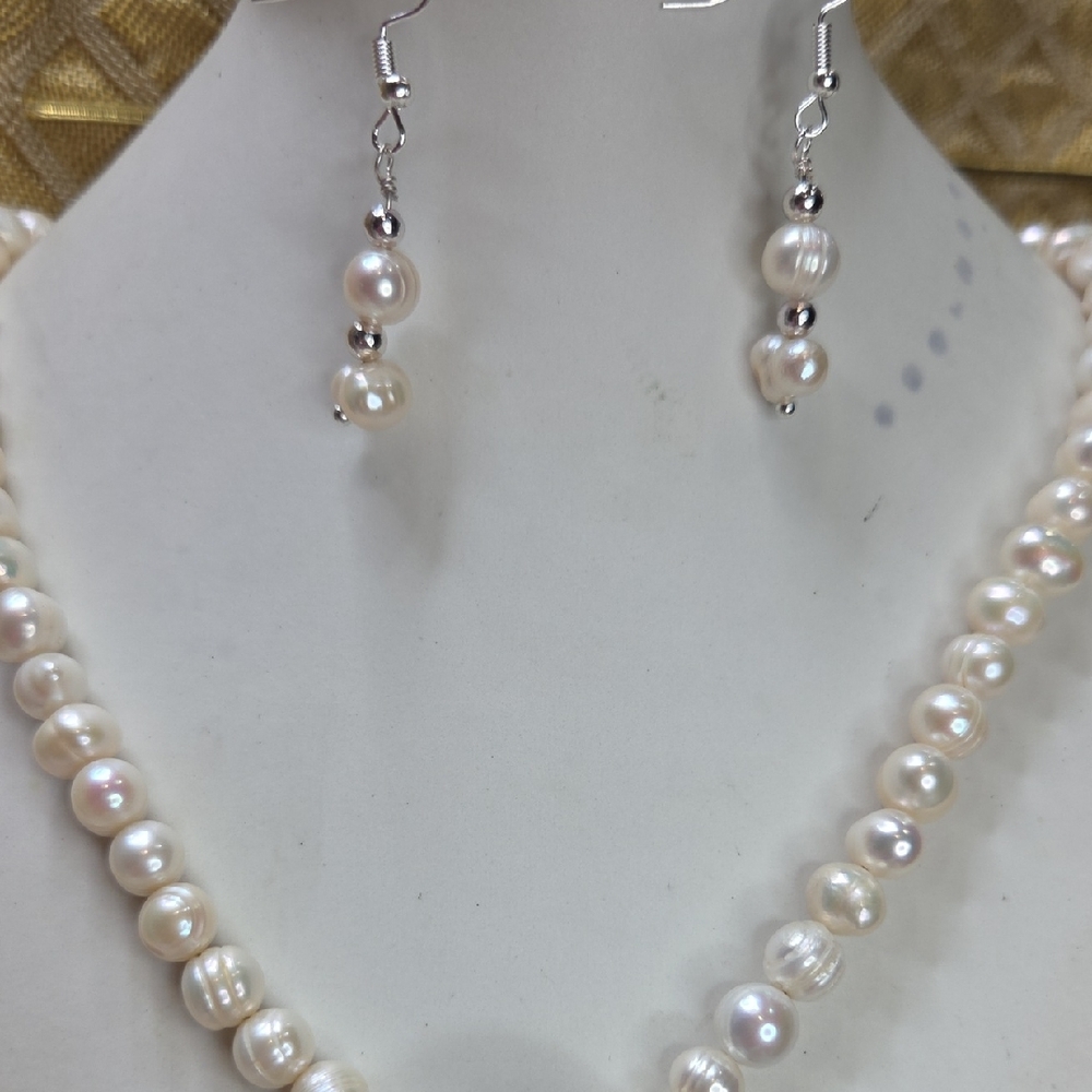 Freshwater Pearl Necklace, Flower MOP Pendant and Earring Set - Picture 4 of 9